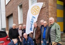 Rotary Club Schwerte reinigt die Stolpersteine