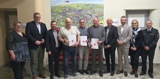 Stadt ehrt langjährige Mitarbeiter im Rathaus