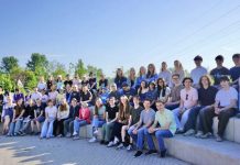 Lernen im Grünen: Schülerinnen und Schüler entdecken die Artenvielfalt im neuen Klimapavillon