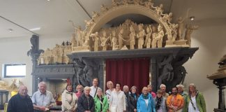 UHUs im Hindutempel