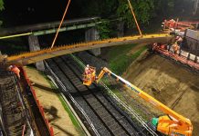 Stahlträger erfolgreich eingehoben – wichtiger Meilenstein beim Neubau der Brücke an der Ostberger Straße