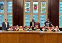 Kindergarten-Kinder der Zappelkiste besuchen Bürgermeister im Rathaus
