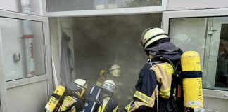 Gemeinsame Einsatzübung am Stadtbad Schwerte: Feuerwehr und Rettungsdienst trainieren für den Ernstfall