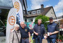 „Kauf eins mehr“: Rotary Club Schwerte sammelt Spenden für die Tafel