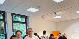 Junges Design aus der Tischlerwerkstatt: Schwerter auf Platz 2