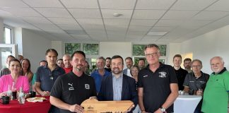 Neue Umkleiden für die SG Eintracht Ergste offiziell eröffnet