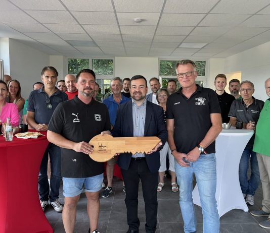 Neue Umkleiden für die SG Eintracht Ergste offiziell eröffnet
