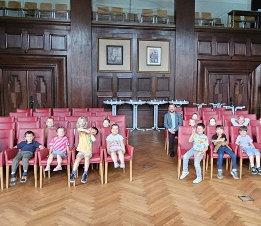 Kindergarten Don Bosco besucht Bürgermeister im Rathaus