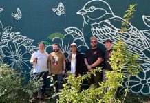 Kinder und Jugendliche gestalten Fassade am Spielplatz Poststraße neu
