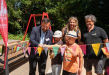 Neuer Spielplatz am Fliederweg eröffnet