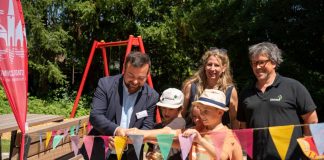 Neuer Spielplatz am Fliederweg eröffnet