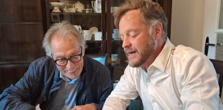Schauspieler Roland Riebeling und das Ruhrstadt Orchester beim Mendener Festival „KunstFest PASSAGEN“