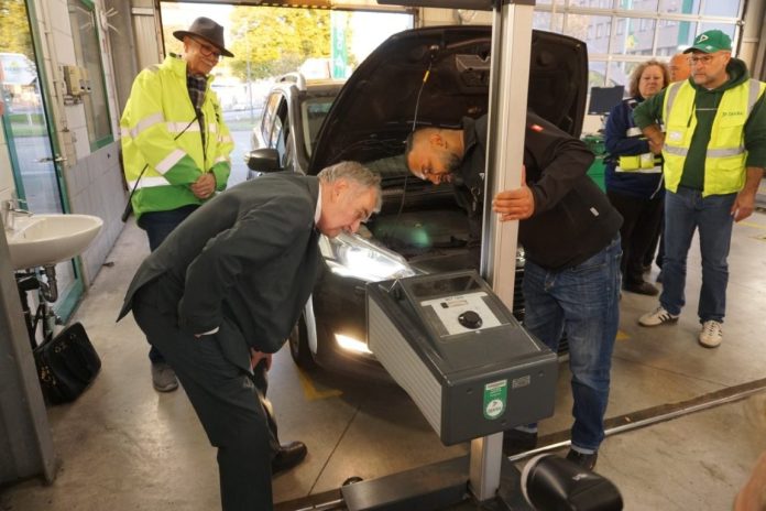 Licht-Test -Kfz